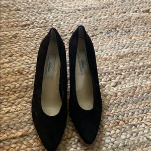 Vintage kidskin heals item number 0024